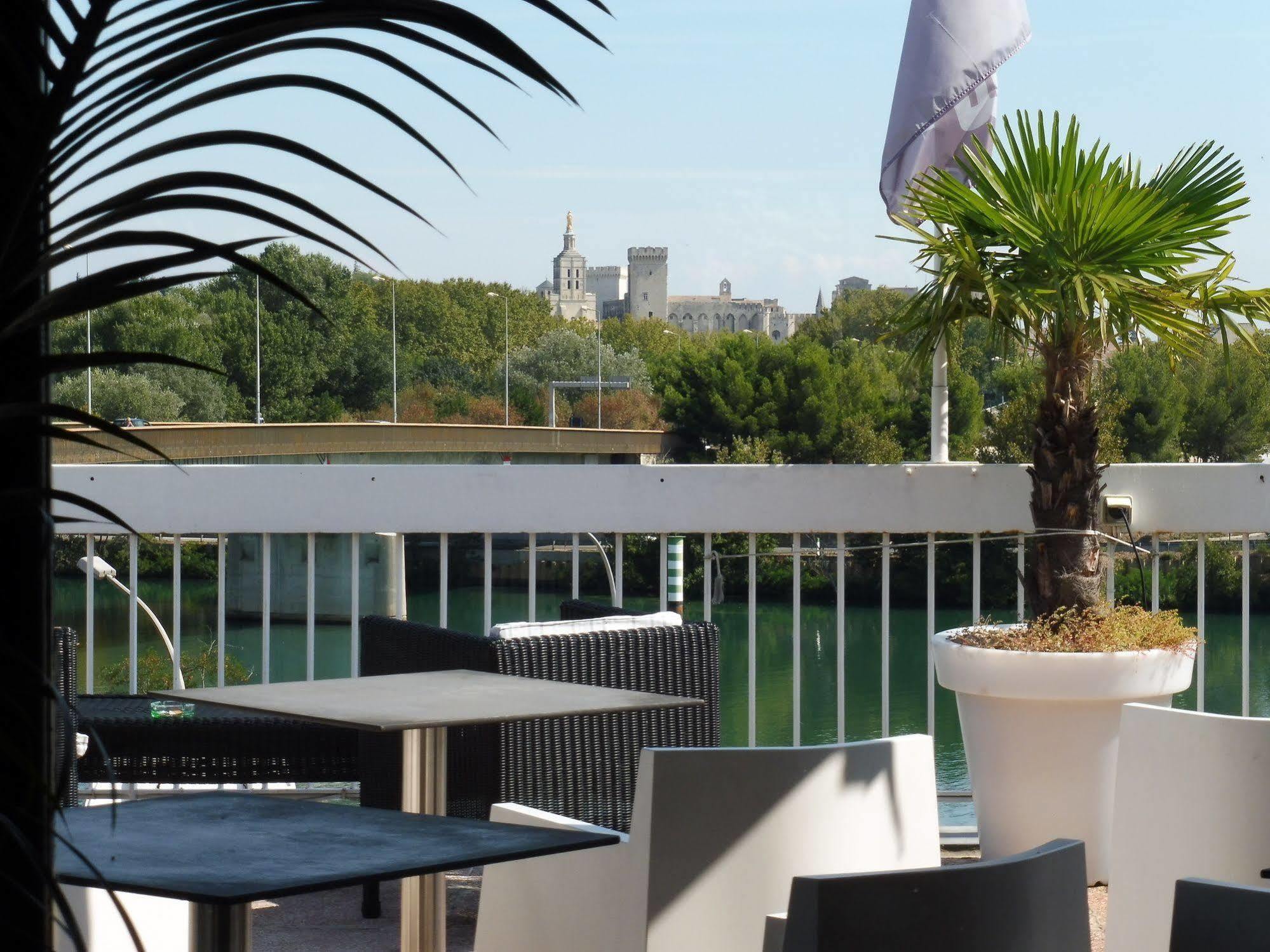 O'Cub Hotel Villeneuve-les-Avignon Exterior photo