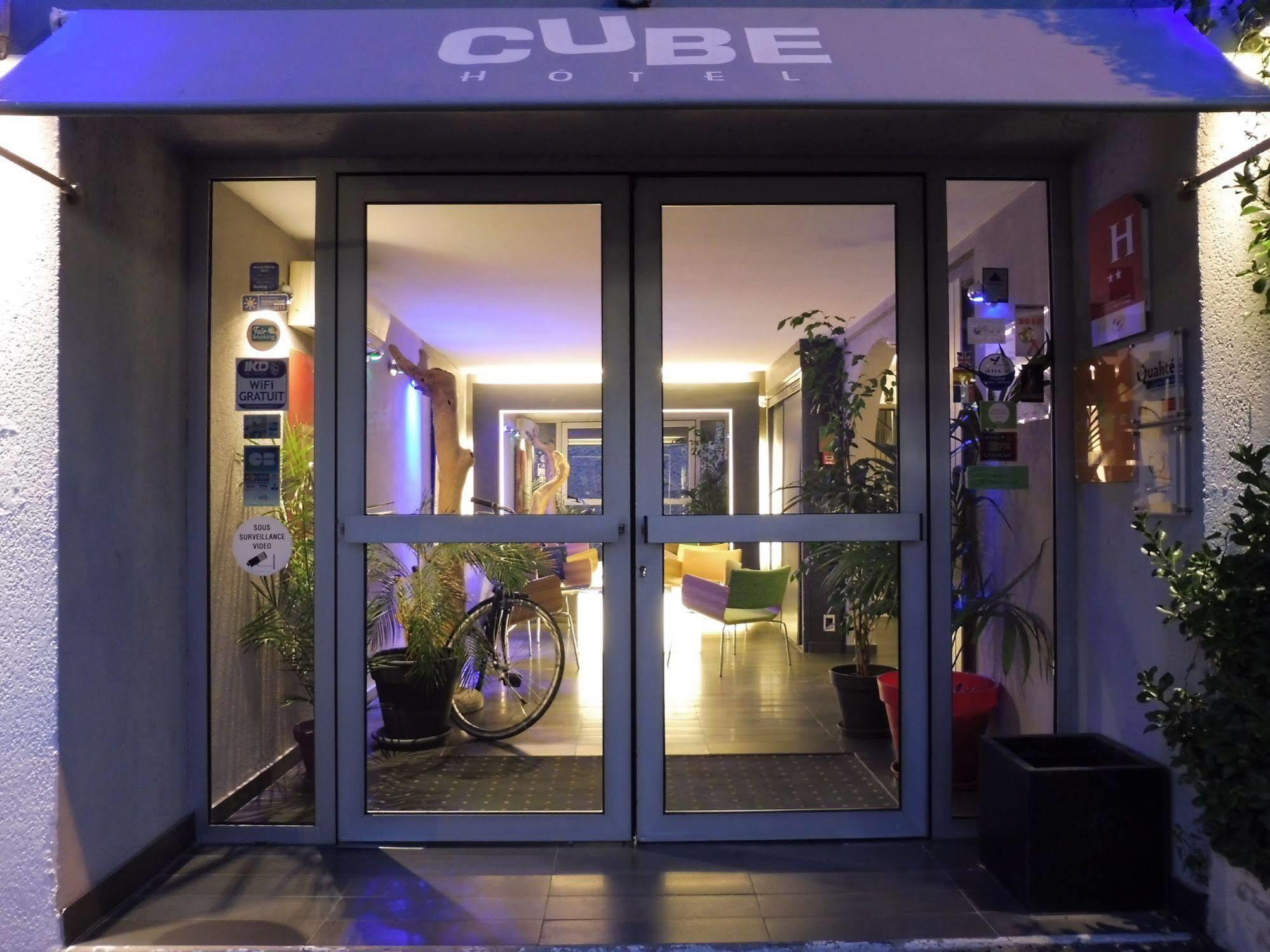 O'Cub Hotel Villeneuve-les-Avignon Exterior photo